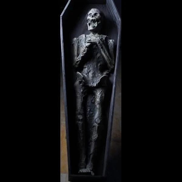 "Death Decomposing Corpse" Graveyard Halloween Prop 3 "Death Decomposing Corpse" Graveyard Halloween Prop