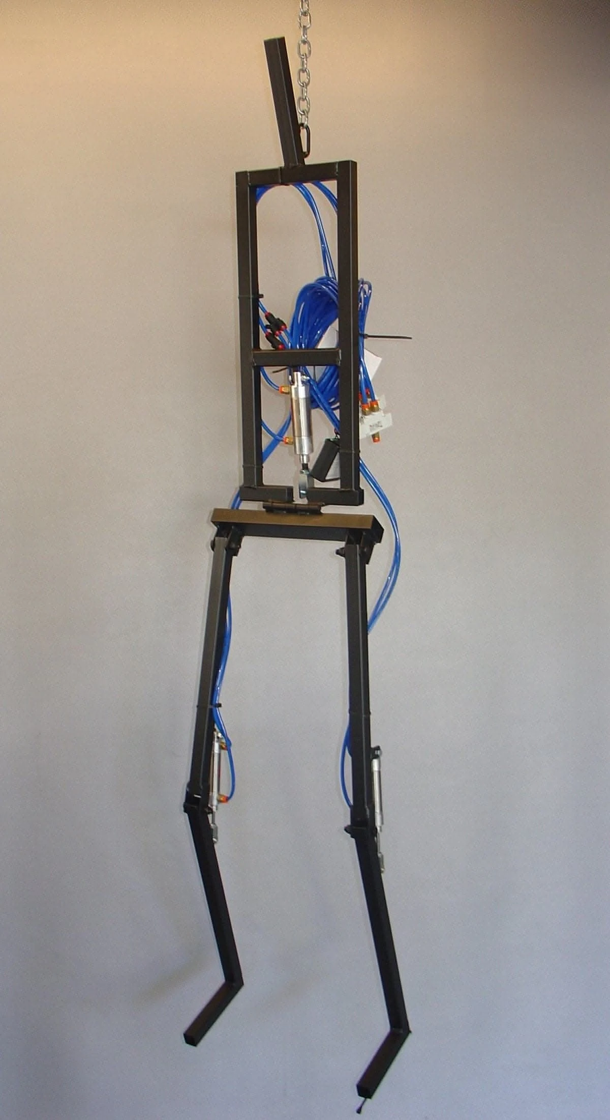 "Erratic Hangman Kicker" Halloween Animatronic Frame 3 "Erratic Hangman Kicker" Halloween Animatronic Frame