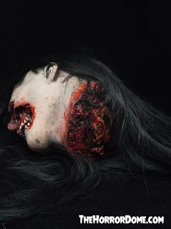 "Regan Severed Head" HD Studios Ulta Realistic Halloween Prop 4 "Regan Severed Head" HD Studios Ulta Realistic Halloween Prop - Image 2